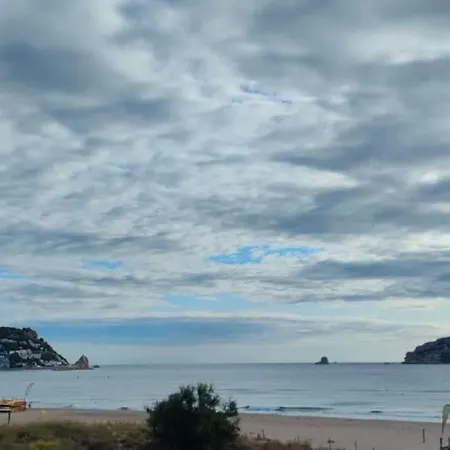 Pis A Peu De Platja Amb Vistes Al Mar Apartament L'Estartit