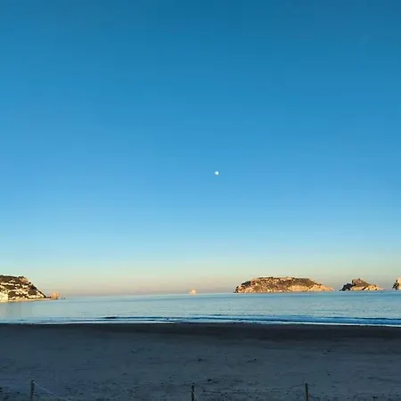 Pis A Peu De Platja Amb Vistes Al Mar Apartament